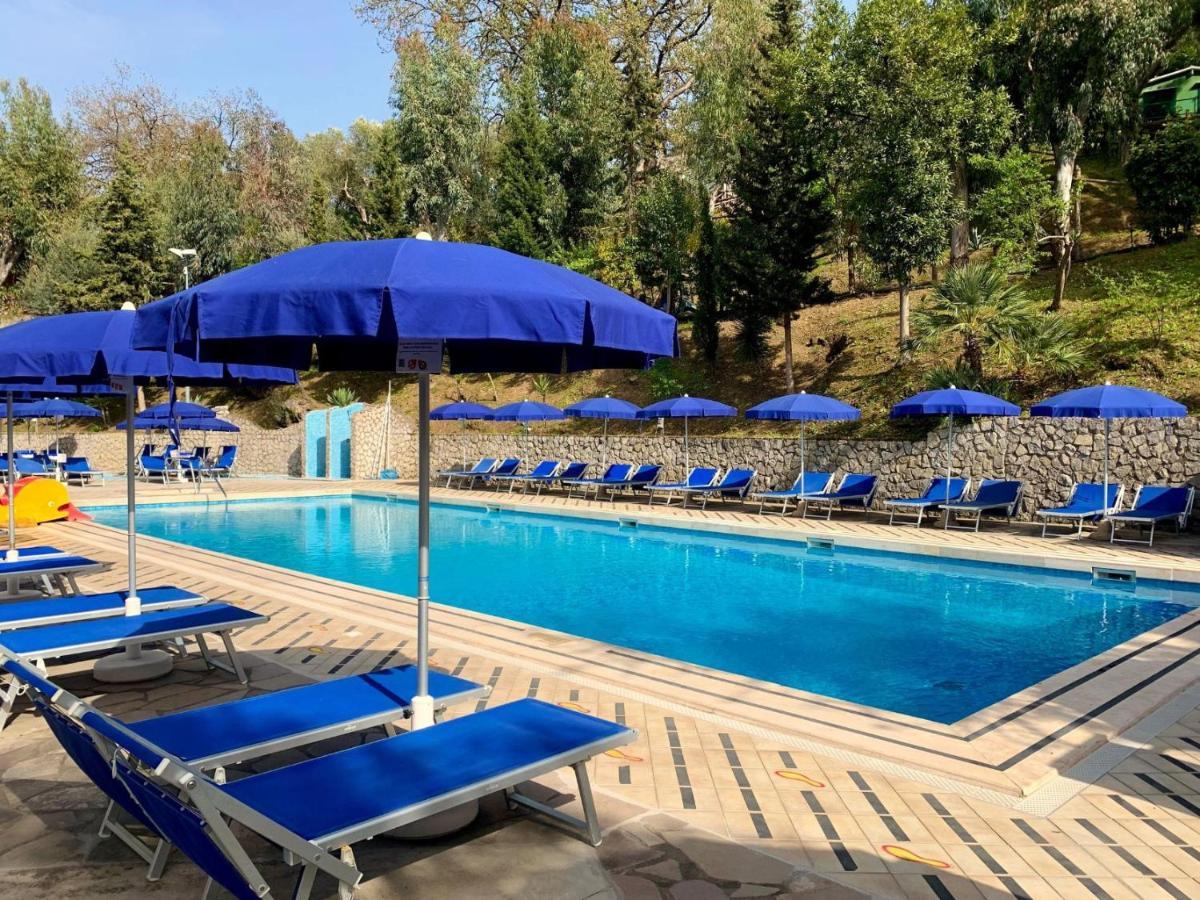 Village Camping Santa Fortunata - Campogaio Σορέντο Εξωτερικό φωτογραφία